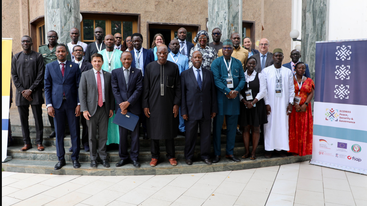 Group photo of high-level dialogue on the role of SSR in peacebuilding partnerships